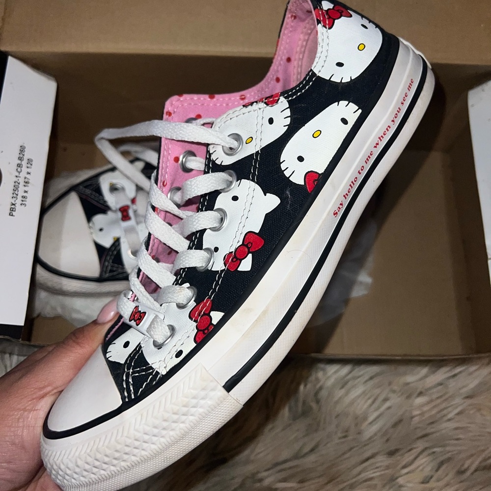 Hello Kitty X Converse Chuck Taylor All Star Madison OX
Shoes